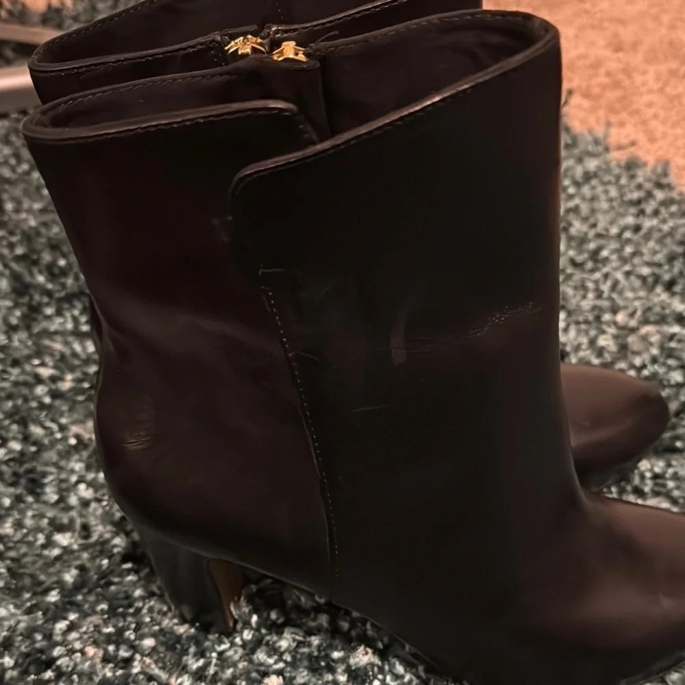 LIKE NEW Nine West Black Ankle Booties with Chunky Heel Leather